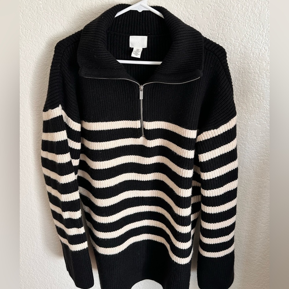 Black and White Striped Knit Sweater - M NWOT